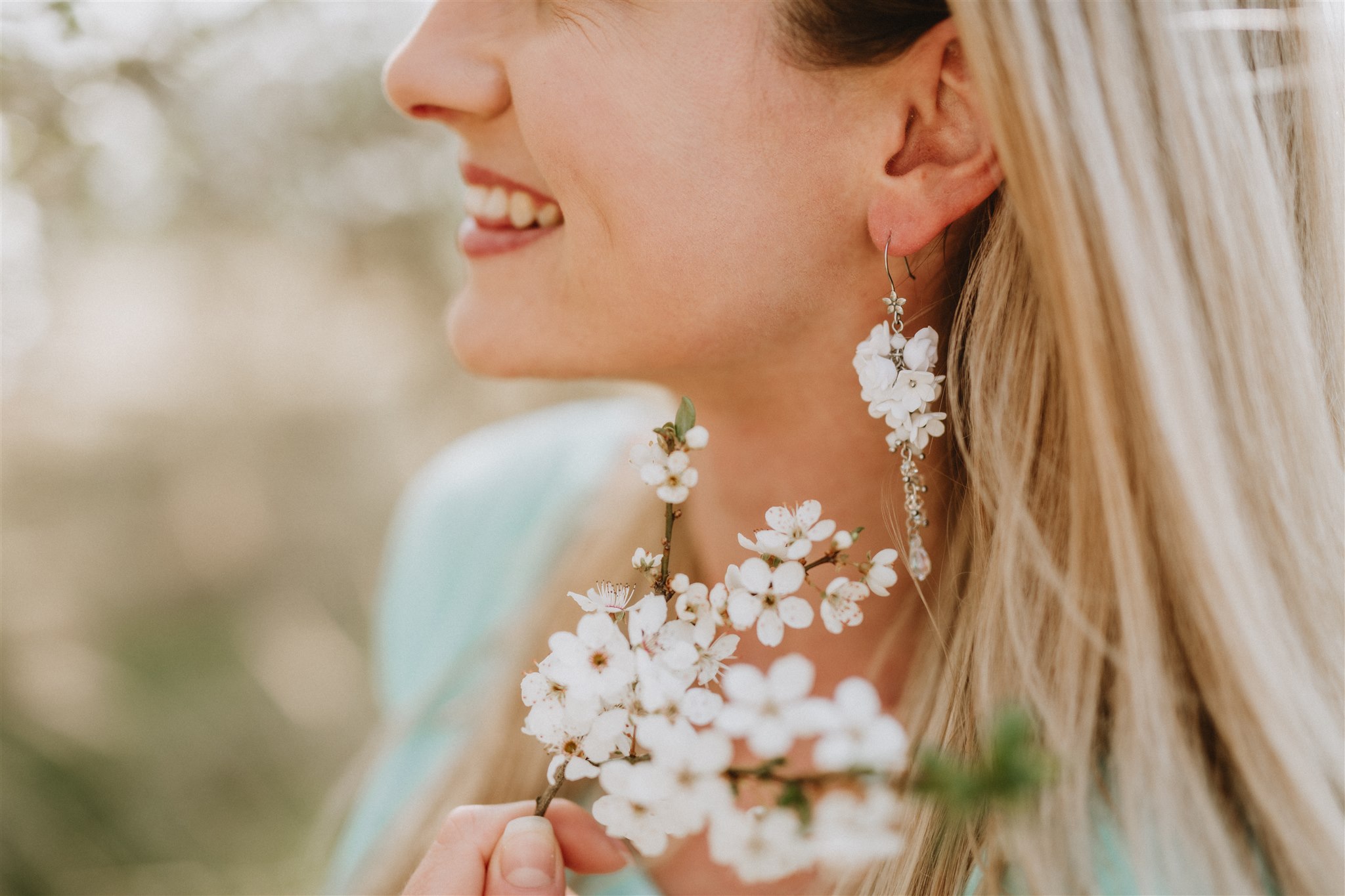 04 Mairi - náušnice Gema II na modelce 2